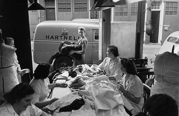 queens-dress_1461703i